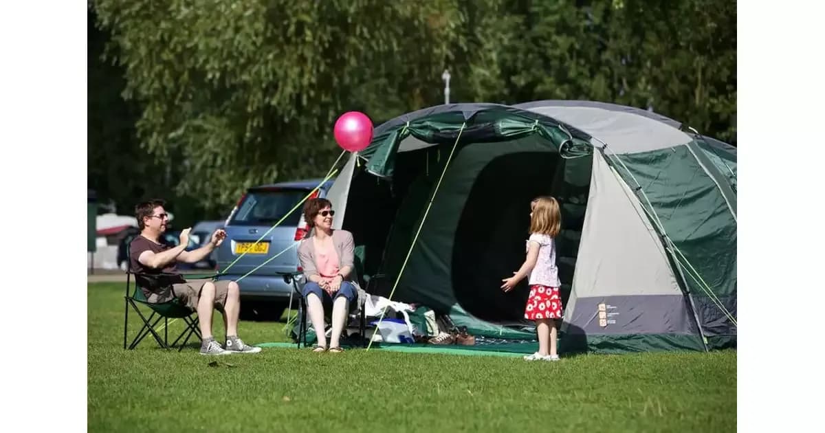 Gdzie na biwak z dzieckiem? Najlepsze miejsca dla rodzin z atrakcjami
