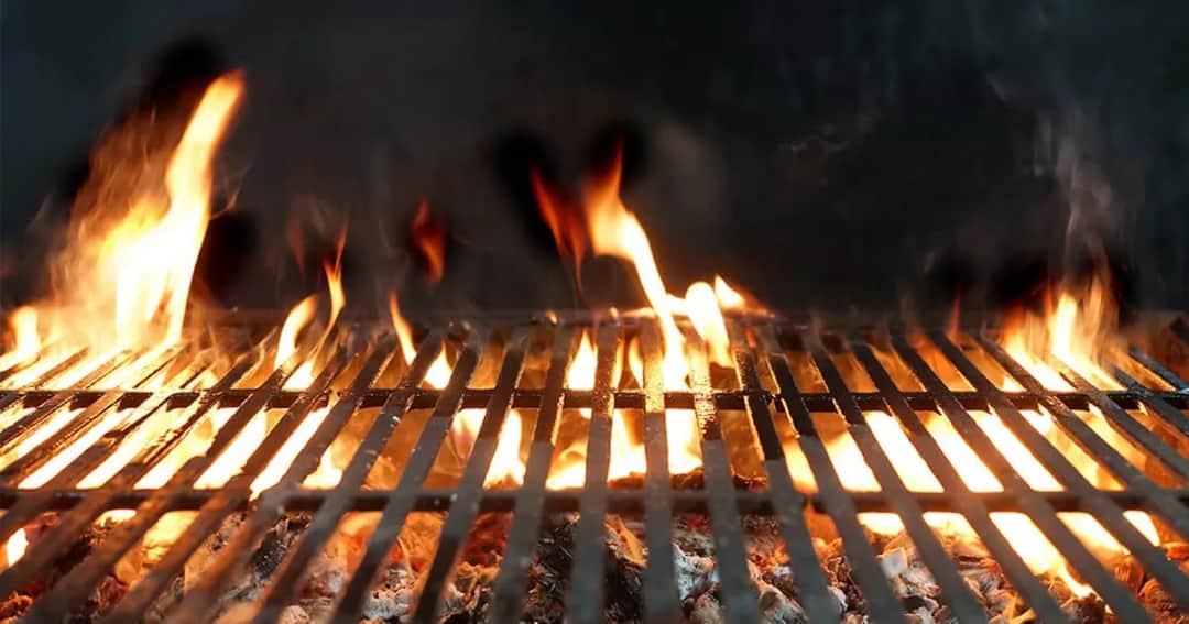 Z czego zrobić ruszt na ognisko? Sprawdzone materiały i pomysły