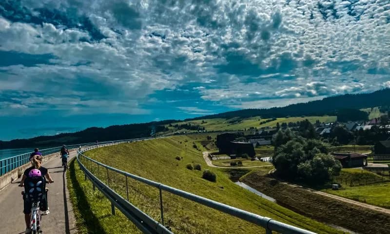 Najpiękniejsza trasa rowerowa w Polsce – gdzie jechać i na co uważać?