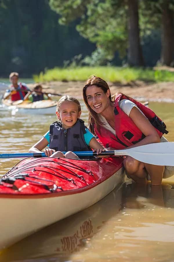 Spływ kajakowy Ustroń – trasy, ceny i porady dla początkujących